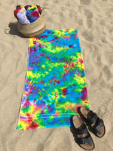 Cargar imagen en el visor de la galería, Multicolor Towell, Tie dye Towell, Beach Towell, Tie dye beach towell, soft towell, Colorful towell, Fun towells, Summer, absorbent towel
