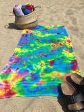 Cargar imagen en el visor de la galería, Multicolor Towell, Tie dye Towell, Beach Towell, Tie dye beach towell, soft towell, Colorful towell, Fun towells, Summer, absorbent towel
