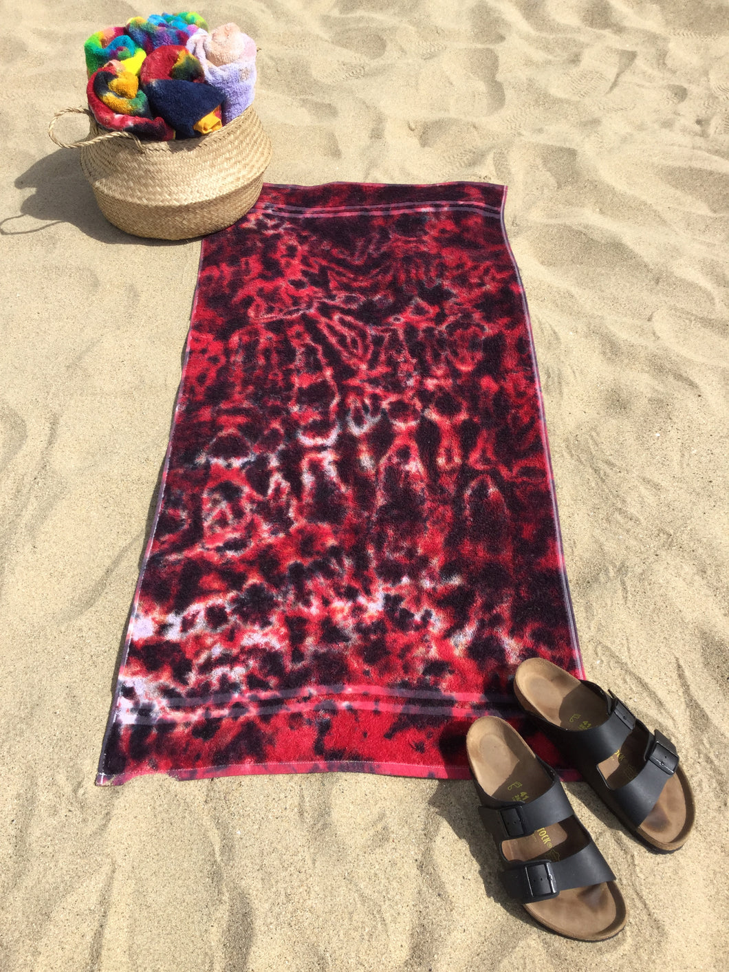 Red Towell, Tie dye Towell, Beach Towell, Tie dye beach towell, soft towell, Colorful towell, Fun towells, Summer, Vacation, absorbent towel